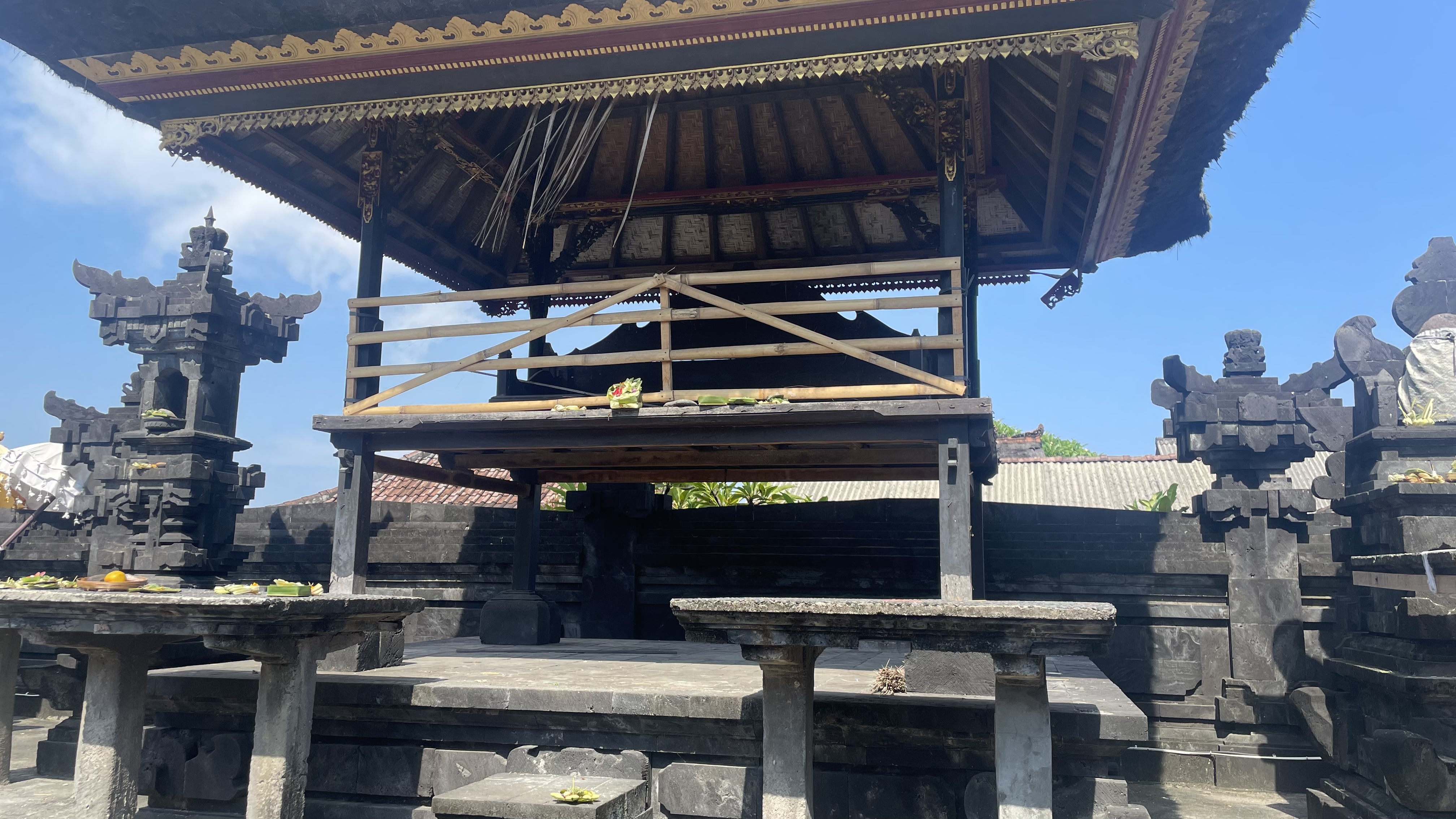 Utama Mandala - bale panggungan.jpg